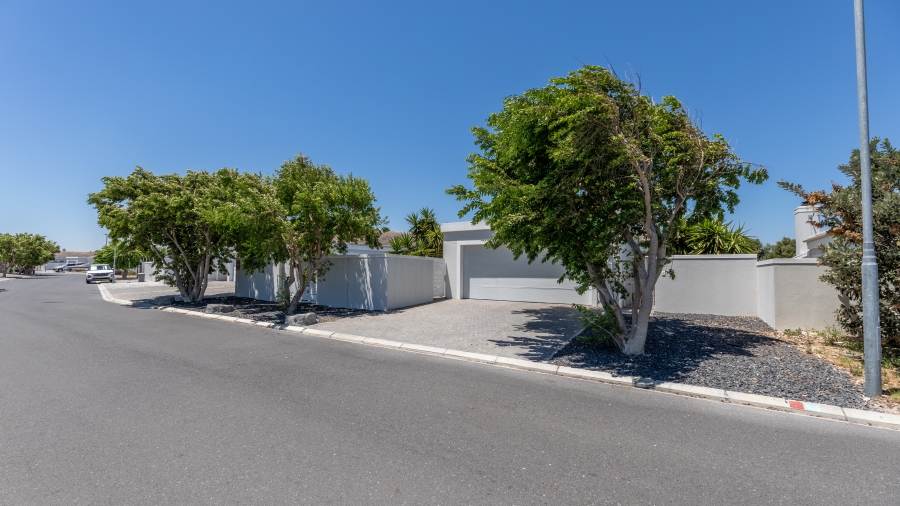 3 Bedroom Property for Sale in Sunningdale Western Cape